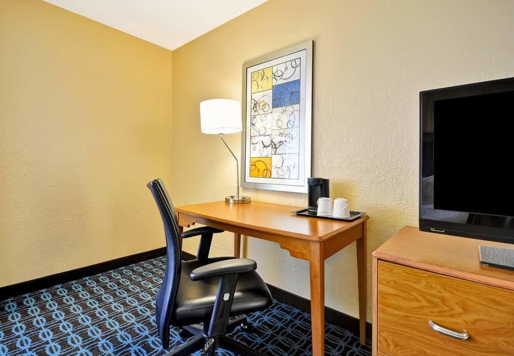 Fairfield Inn & Suites By Marriott Atlanta Vinings/Galleria Smyrna Bagian luar foto
