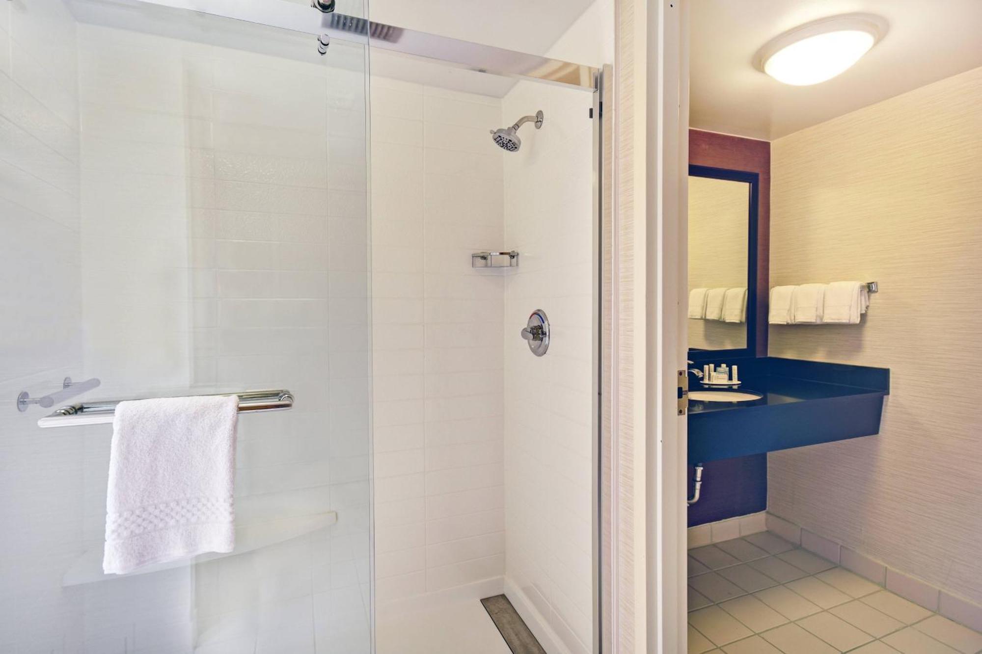 Fairfield Inn & Suites By Marriott Atlanta Vinings/Galleria Smyrna Bagian luar foto