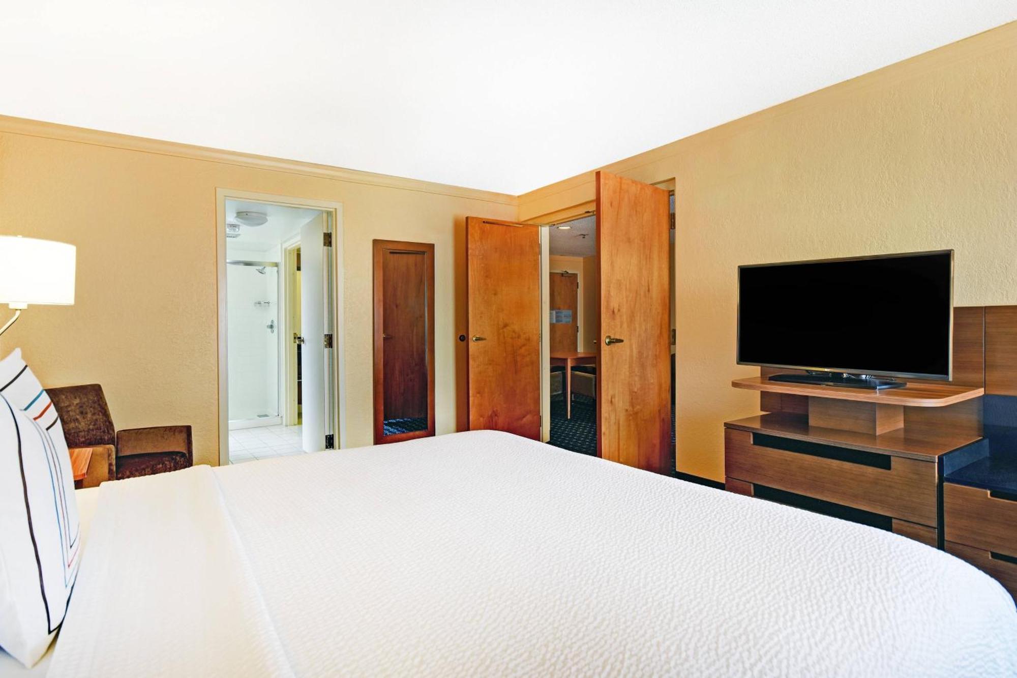 Fairfield Inn & Suites By Marriott Atlanta Vinings/Galleria Smyrna Bagian luar foto